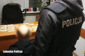 [VIDEO] Policjanci udaremnili wprowadzenie do obiegu fałszywych banknotów. Aresztowano dwóch mężczyzn
